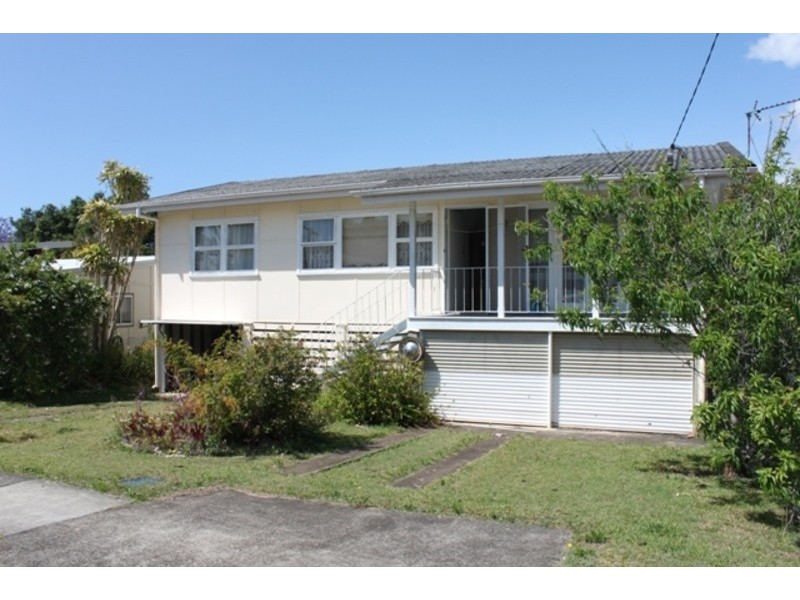 12 Horder Avenue, Labrador QLD 4215