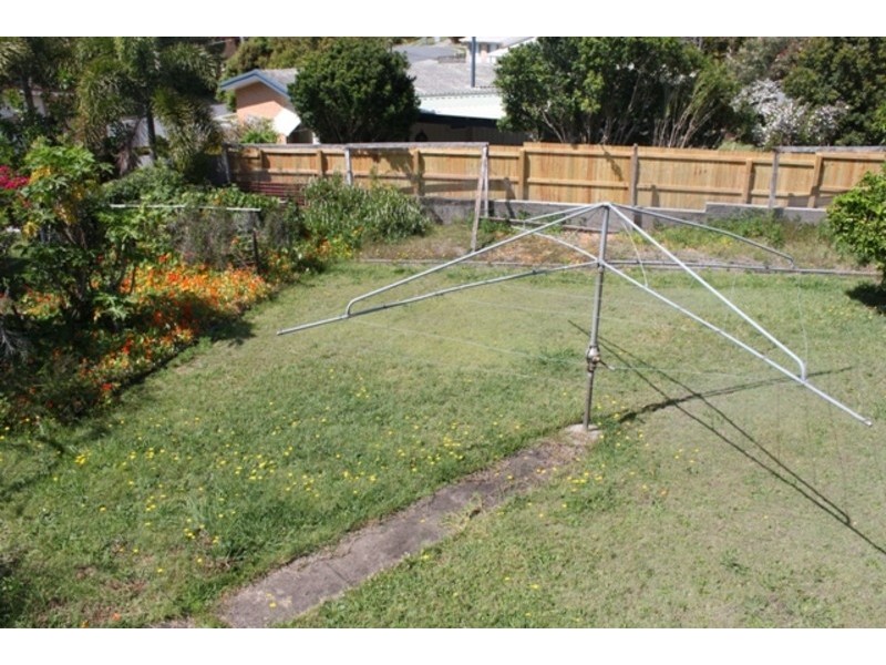 12 Horder Avenue, Labrador QLD 4215