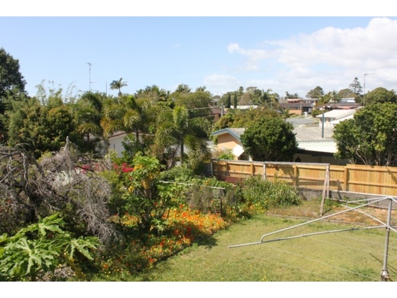 12 Horder Avenue, Labrador QLD 4215