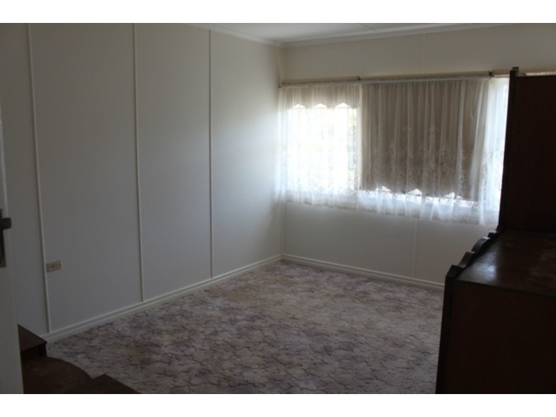 12 Horder Avenue, Labrador QLD 4215