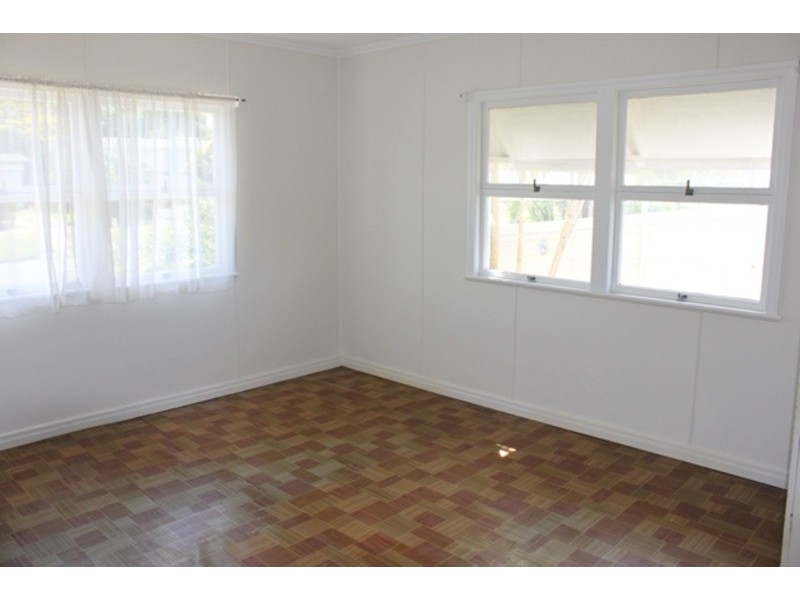 12 Horder Avenue, Labrador QLD 4215