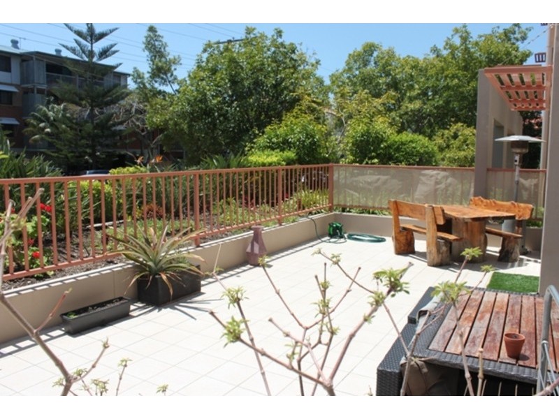 5/18 Parker Street, Labrador QLD 4215