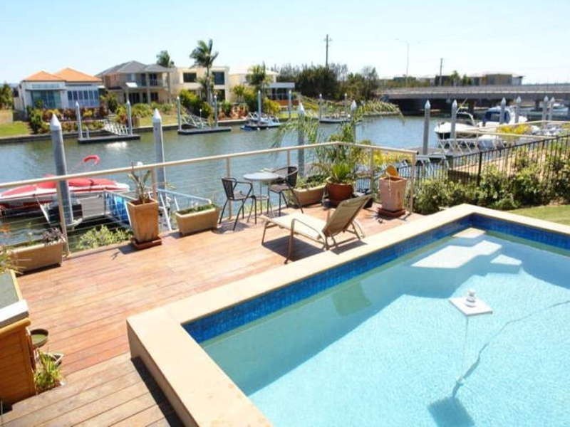 7405 Ellensbrook Drive, Hope Island QLD 4212