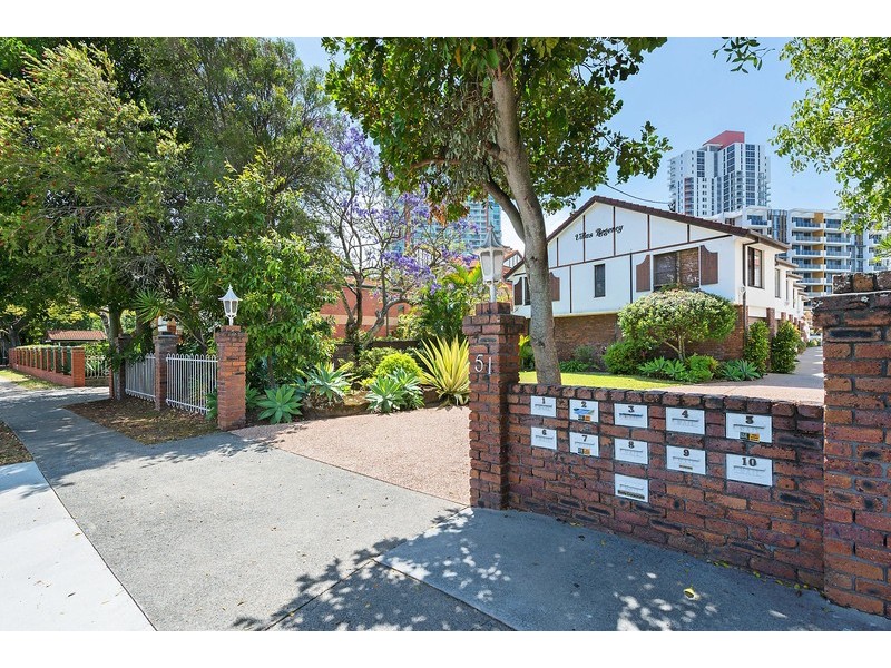 9/51 Bauer Street, Southport QLD 4215