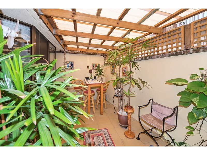 9/51 Bauer Street, Southport QLD 4215