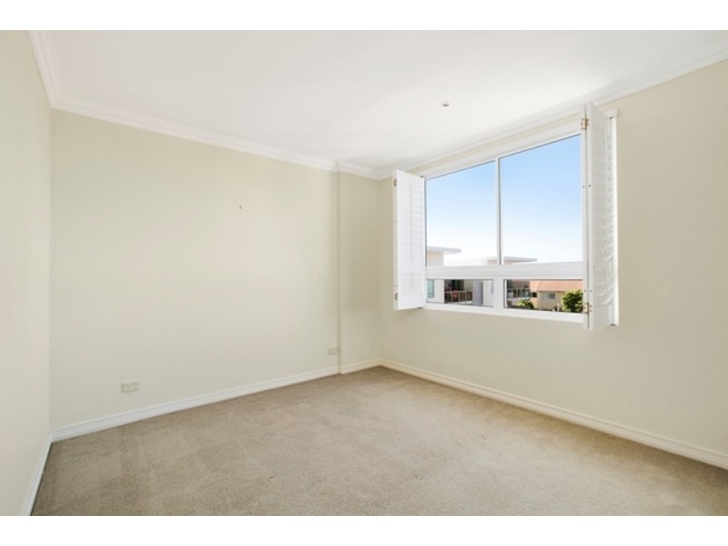 403/212 Marine Parade, Labrador QLD 4215