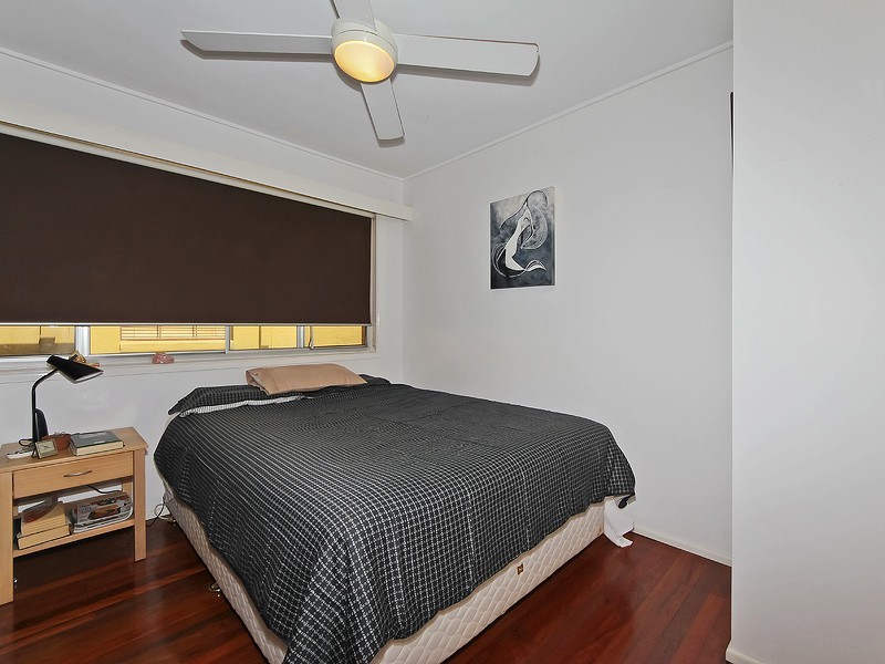 9 Yacht Street, Southport QLD 4215