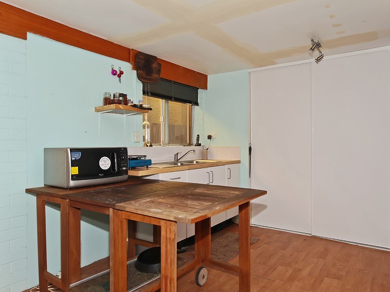 9 Yacht Street, Southport QLD 4215