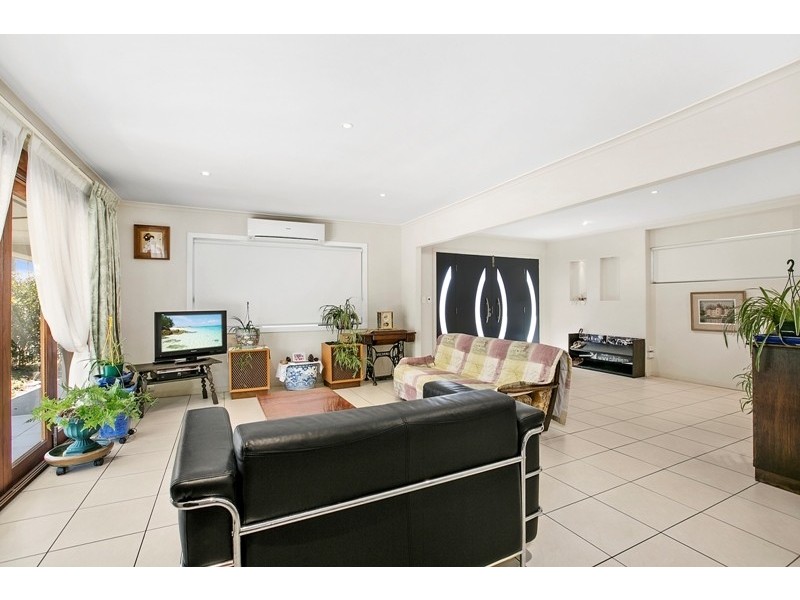 40 Ashgrove Avenue, Runaway Bay QLD 4216