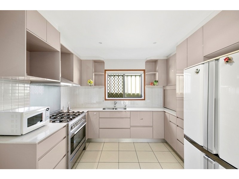 40 Ashgrove Avenue, Runaway Bay QLD 4216