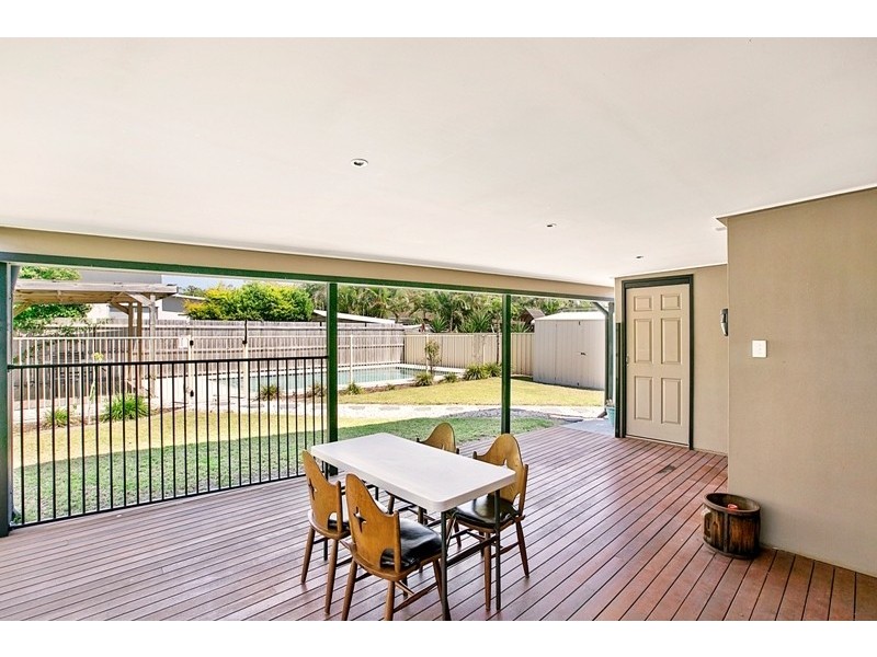 40 Ashgrove Avenue, Runaway Bay QLD 4216