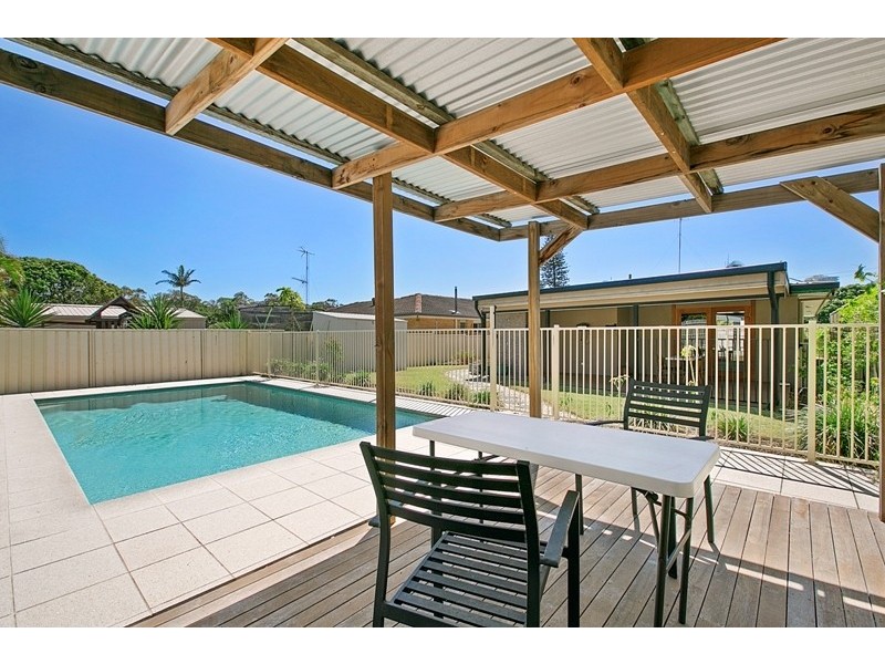 40 Ashgrove Avenue, Runaway Bay QLD 4216