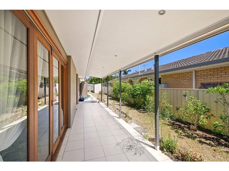 40 Ashgrove Avenue, Runaway Bay QLD 4216