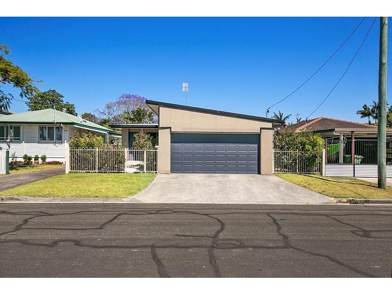 40 Ashgrove Avenue, Runaway Bay QLD 4216
