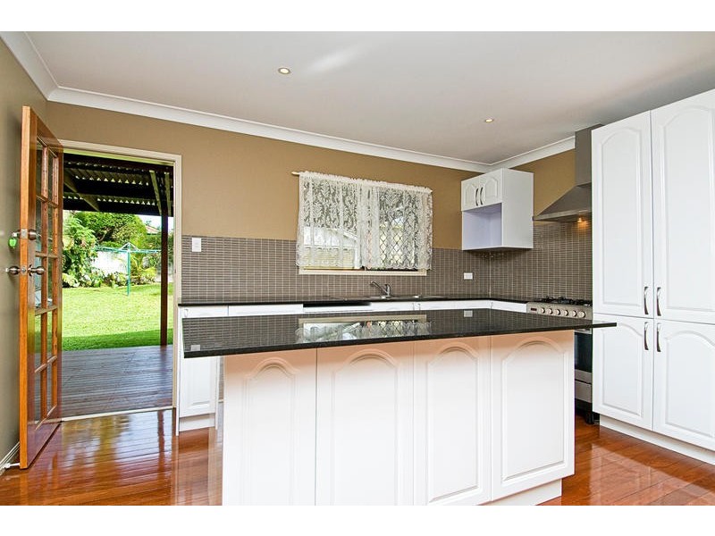 106 Robert Street, Labrador QLD 4215
