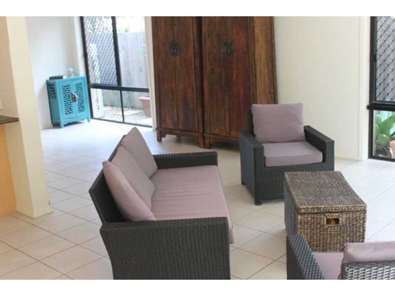 2/49 Melinda Street, Southport QLD 4215