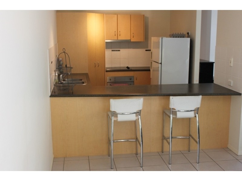 2/49 Melinda Street, Southport QLD 4215