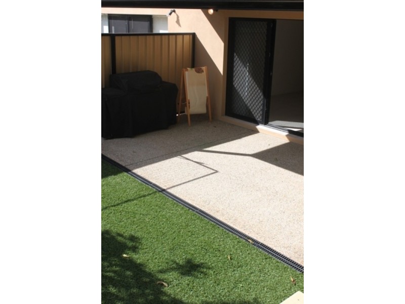 2/49 Melinda Street, Southport QLD 4215