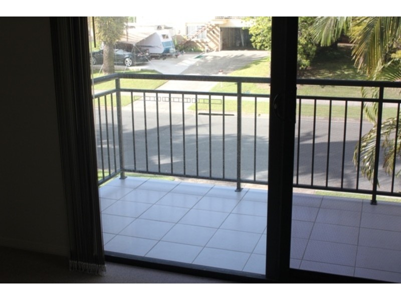 2/49 Melinda Street, Southport QLD 4215