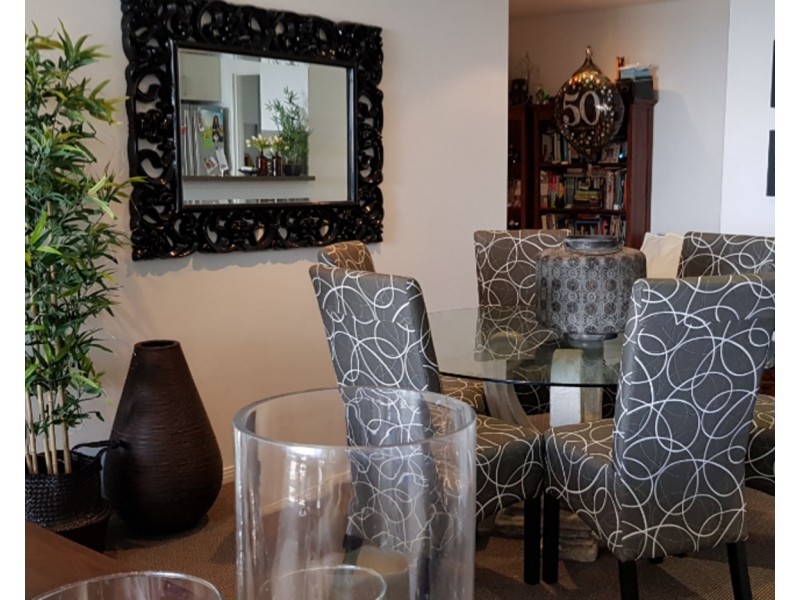 @/4 Como Crescent, Southport QLD 4215