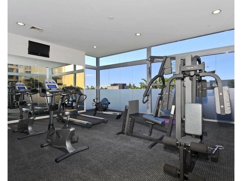 @/4 Como Crescent, Southport QLD 4215