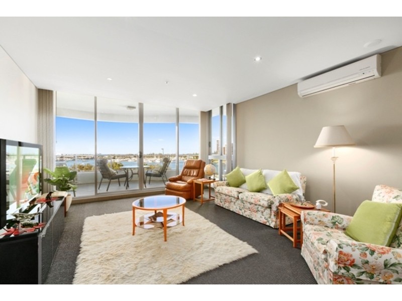 905/4 Como Crescent, Southport QLD 4215