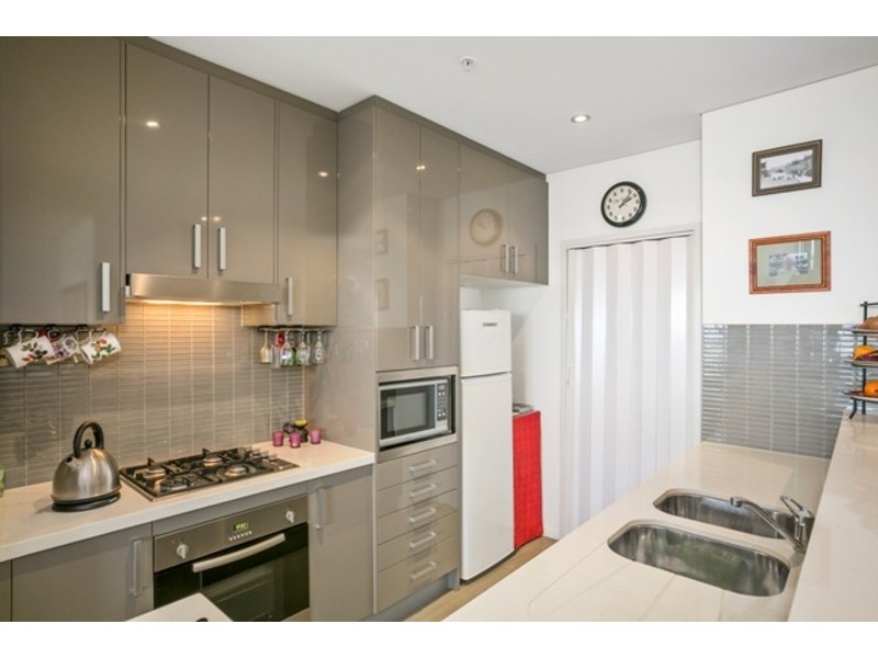 905/4 Como Crescent, Southport QLD 4215