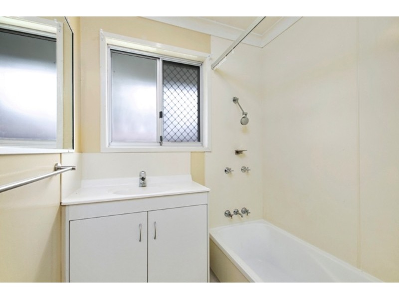 28 Bloodwood Crescent, Molendinar QLD 4214