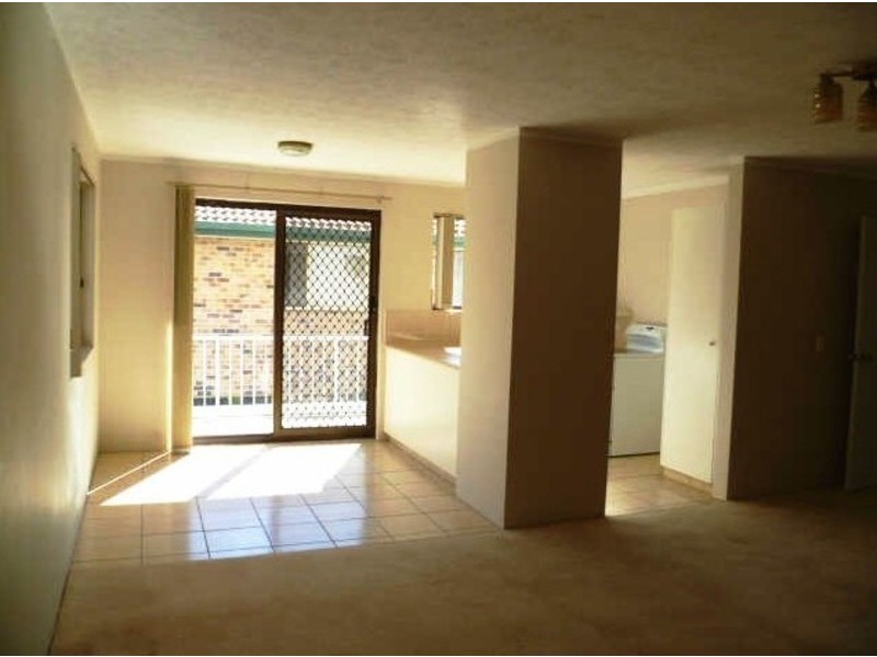 9/3 Ahern Street, Labrador QLD 4215