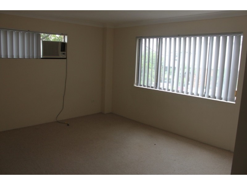 4/30 Cougal Street, Southport QLD 4215