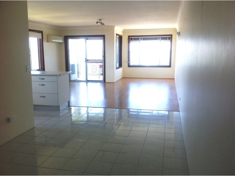 8/264 Marine Parade, Labrador QLD 4215