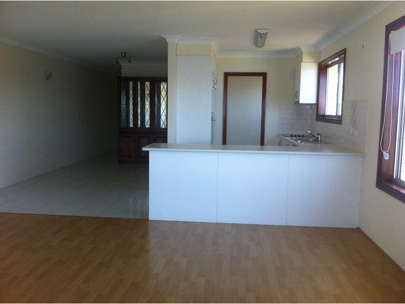 8/264 Marine Parade, Labrador QLD 4215