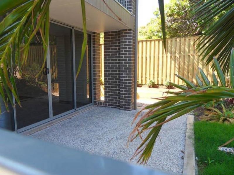 2/39 Gordon Street, Labrador QLD 4215