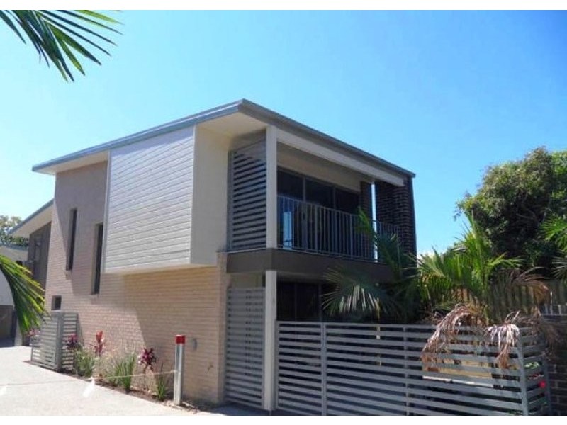 2/39 Gordon Street, Labrador QLD 4215