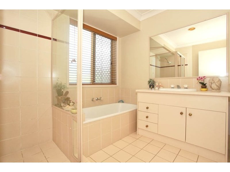 2 Wardley Drive, Parkwood QLD 4214