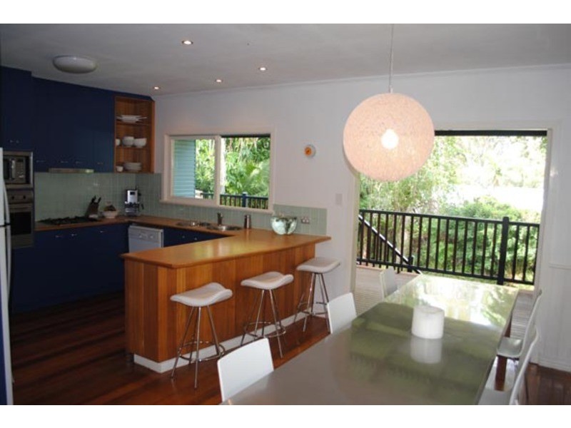 6 West King Lane, Southport QLD 4215