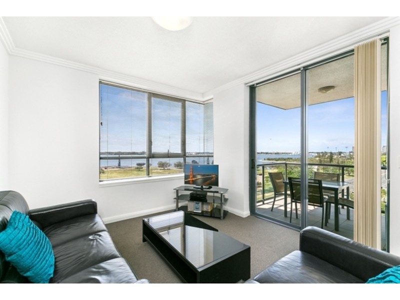 30/136 marine Parade, Southport QLD 4215