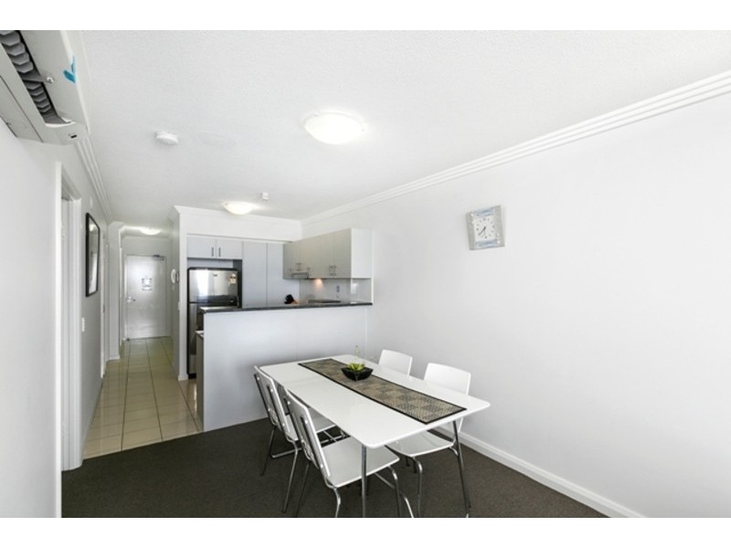 30/136 marine Parade, Southport QLD 4215