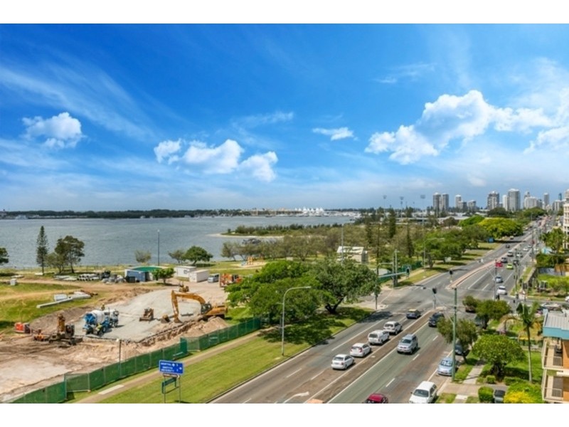 30/136 marine Parade, Southport QLD 4215