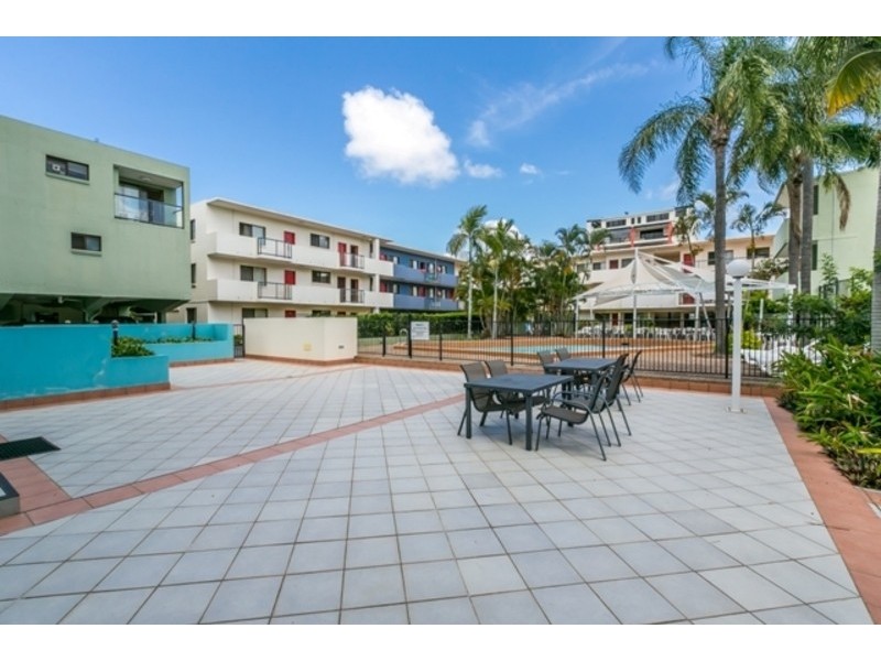 30/136 marine Parade, Southport QLD 4215