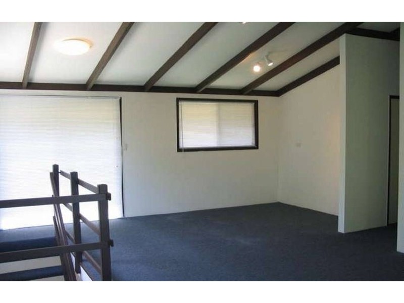 71 Ridgeway Avenue, Southport QLD 4215