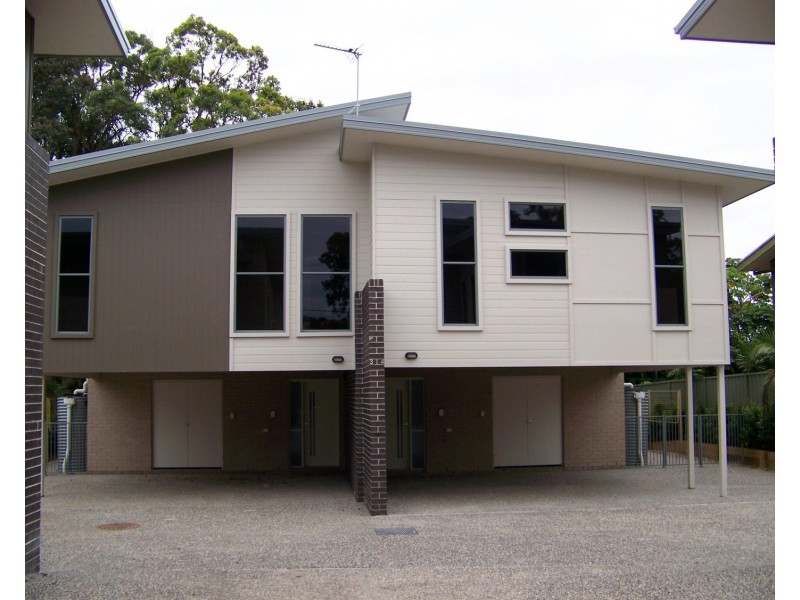 4/39 Gordon Street, Labrador QLD 4215