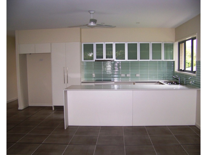4/39 Gordon Street, Labrador QLD 4215