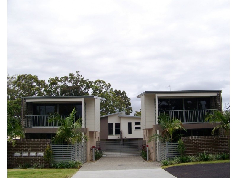 4/39 Gordon Street, Labrador QLD 4215