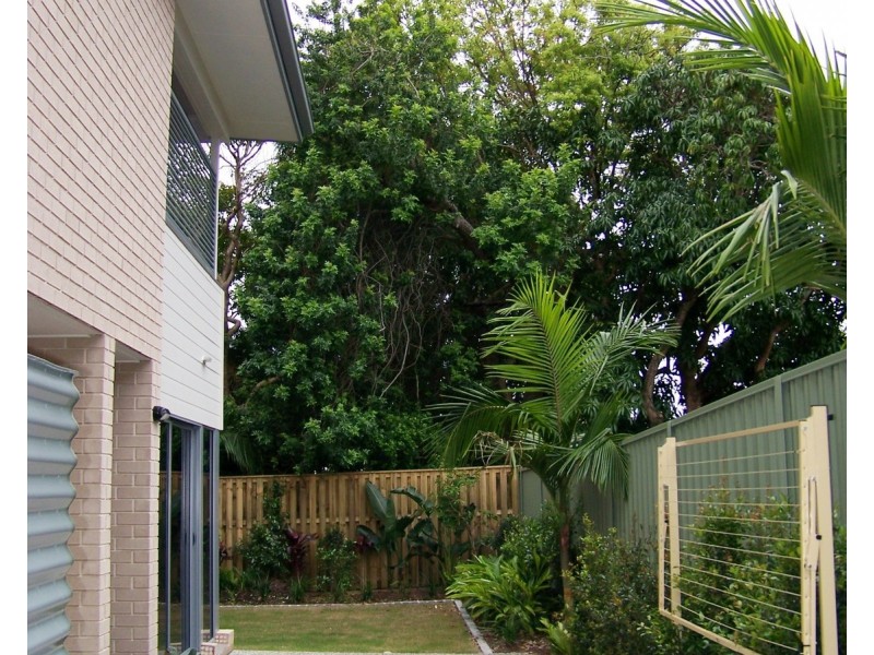 4/39 Gordon Street, Labrador QLD 4215