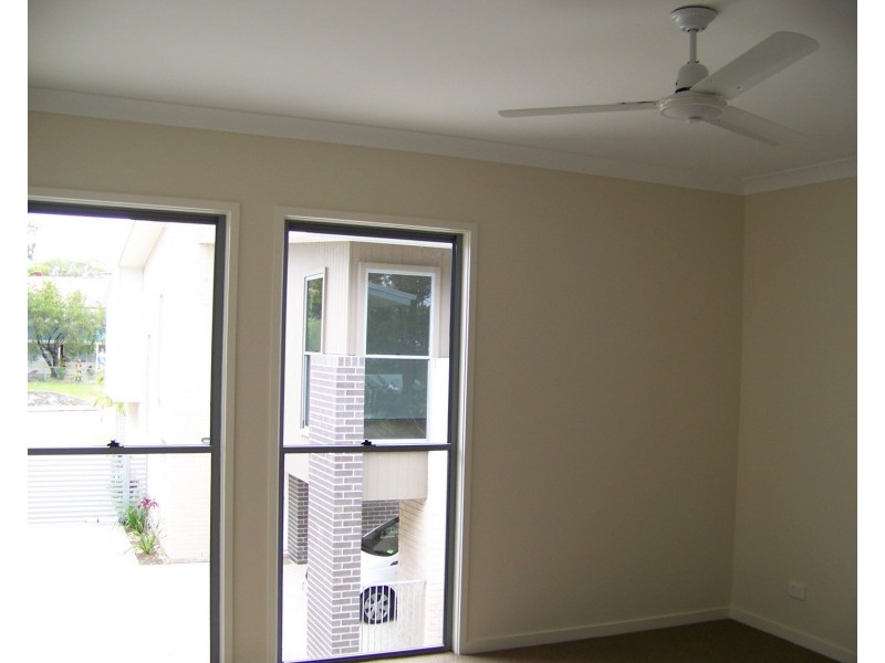 4/39 Gordon Street, Labrador QLD 4215