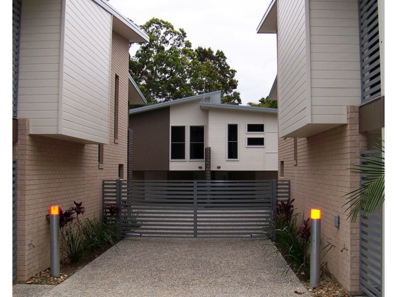 4/39 Gordon Street, Labrador QLD 4215