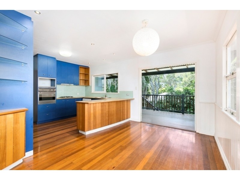 6  West King Lane, Southport QLD 4215