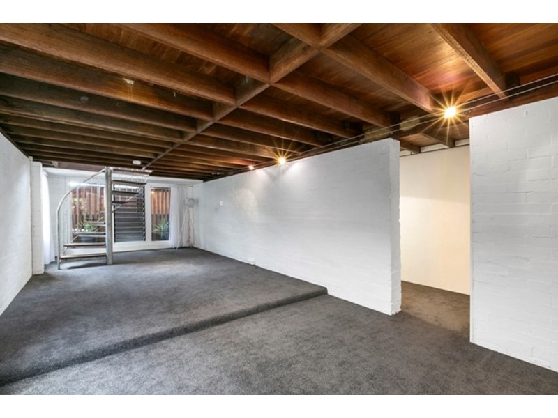 6  West King Lane, Southport QLD 4215