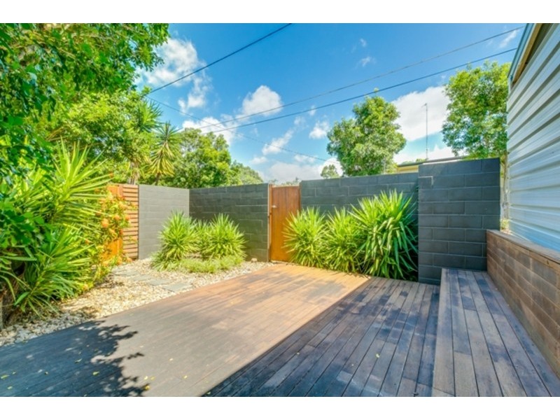 6  West King Lane, Southport QLD 4215